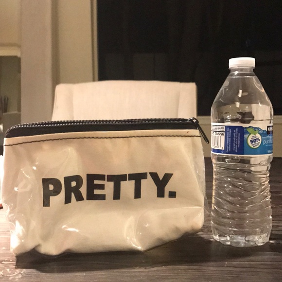 Alice and Olivia 💄 - Picture 3 of 4